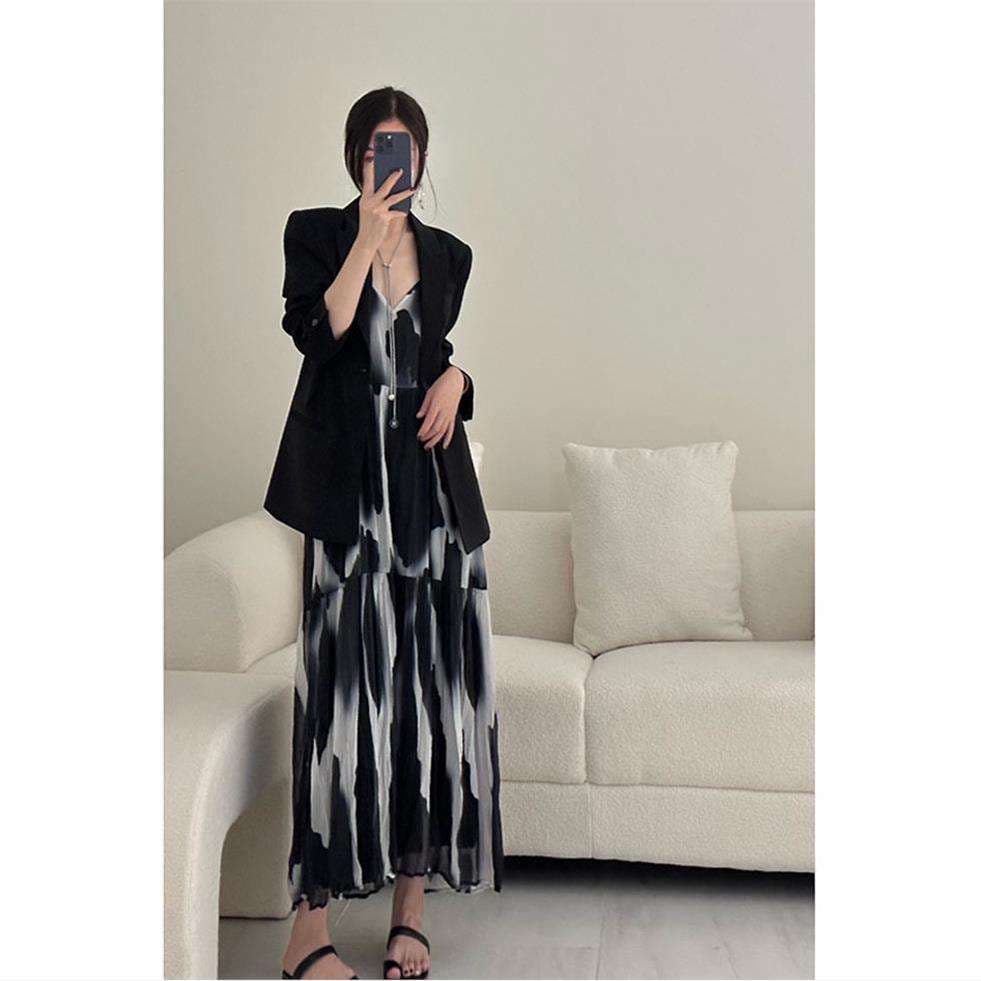 セットアップ モダンシルエットのジャケット＆ワンピースセット