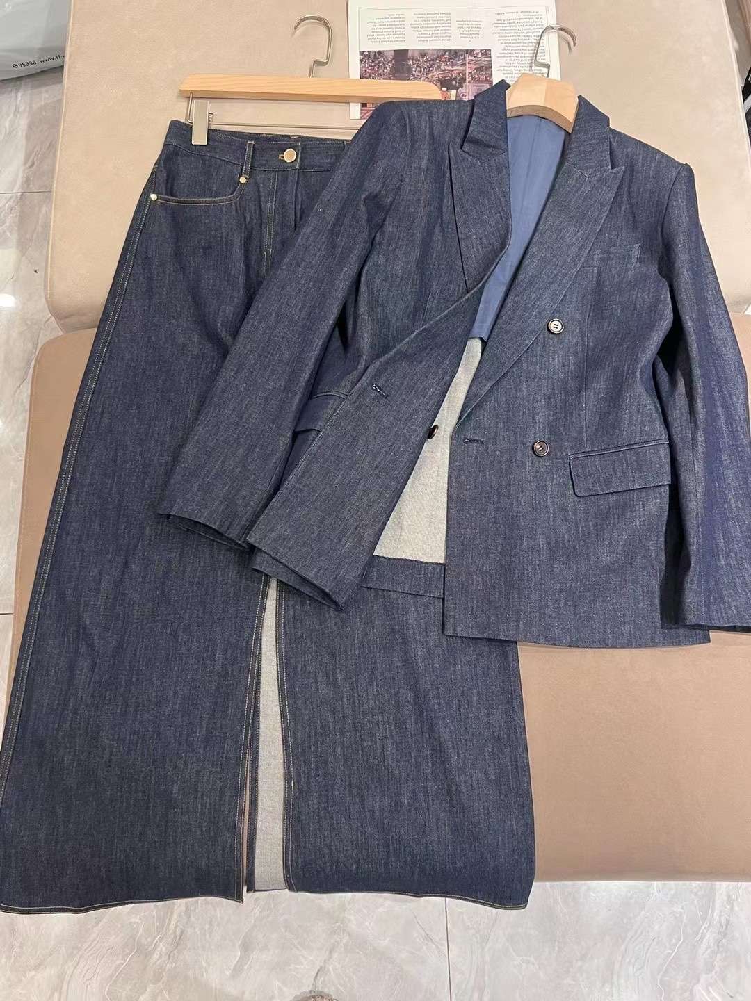 デニムセットアップ ジャケットとショートパンツ