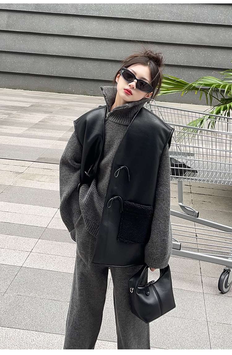 タートルネックリブニットセットアップ