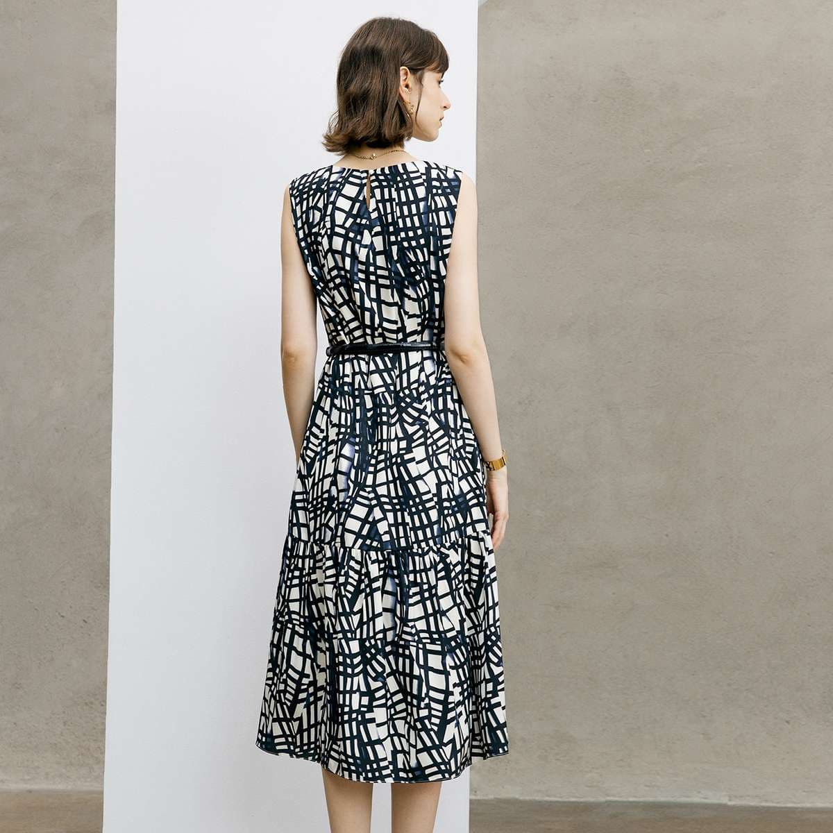 セットアップ モダン柄ワンピースと上品ジャケットセット