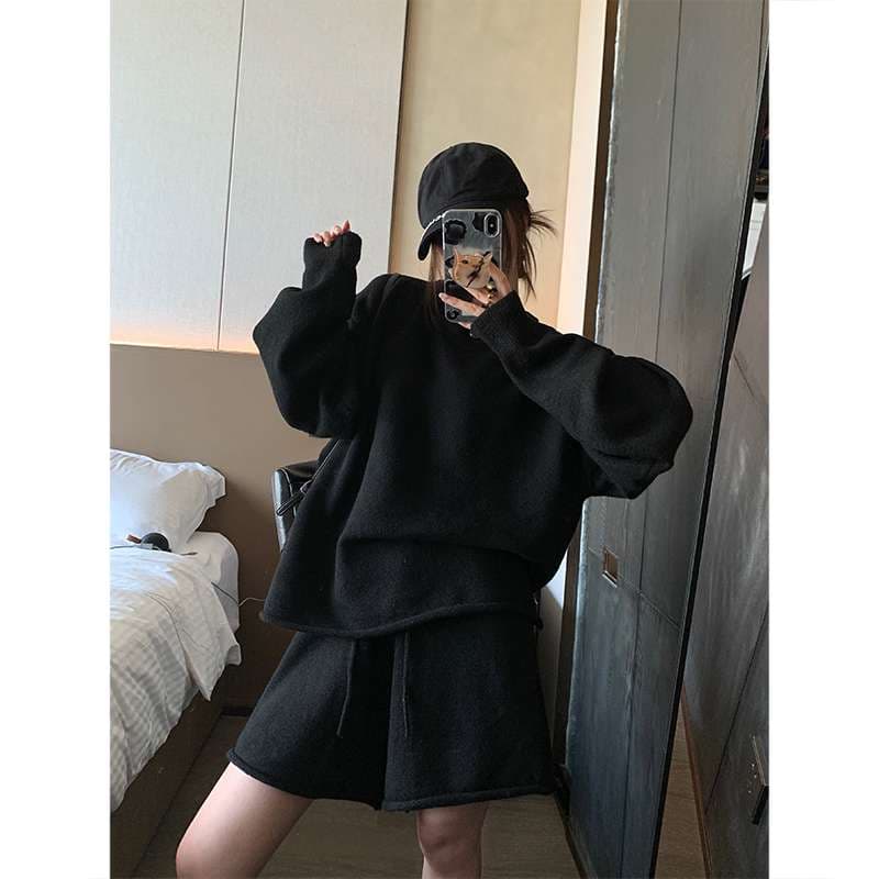 ゆったりニットセットアップ