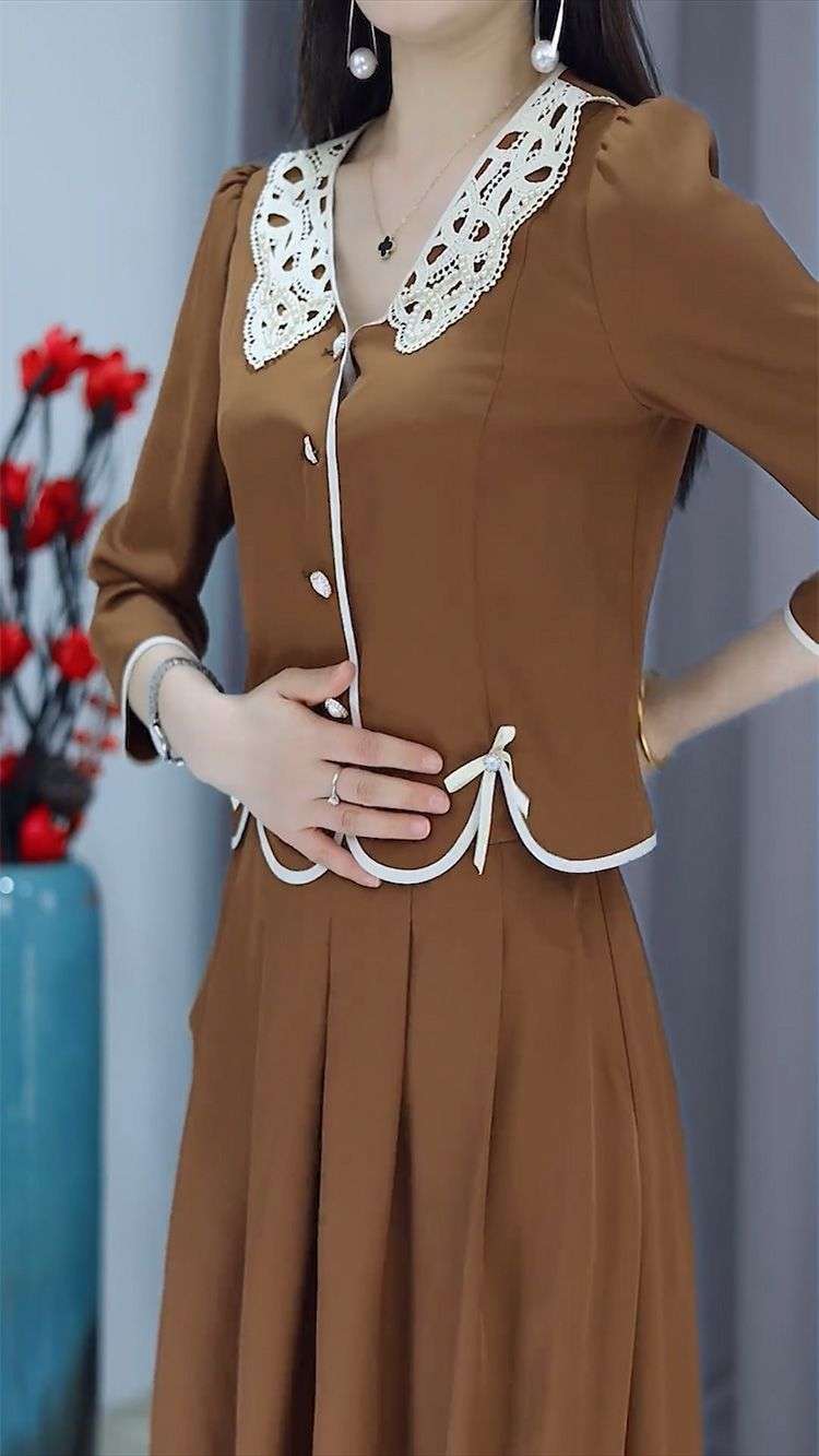 レース襟リボン付きセットアップ