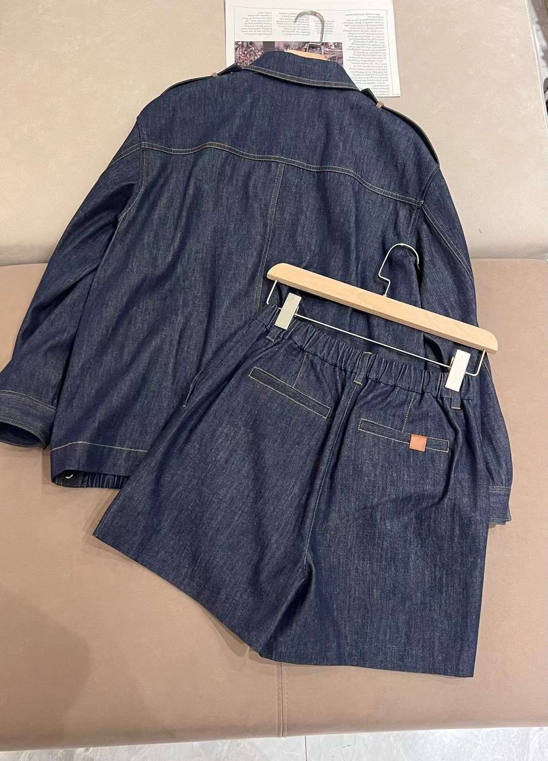 デニムセットアップ ジャケットとショートパンツ